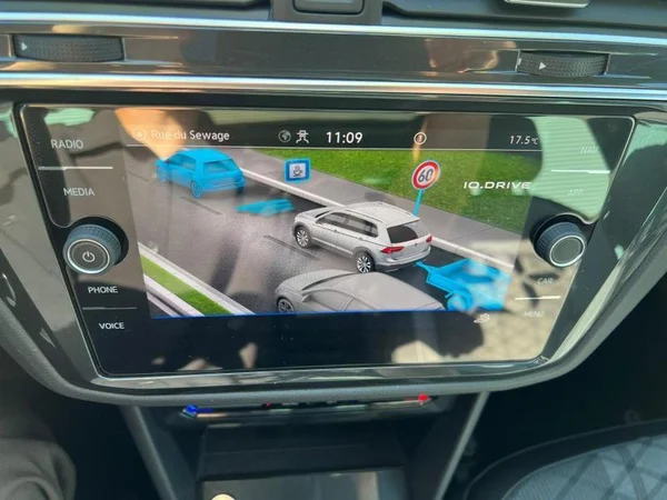 VOLKSWAGEN Tiguan (2022) — foto 19 van 34