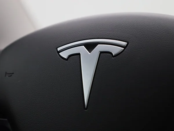 Tesla Model 3 (2022) — foto 26 van 46