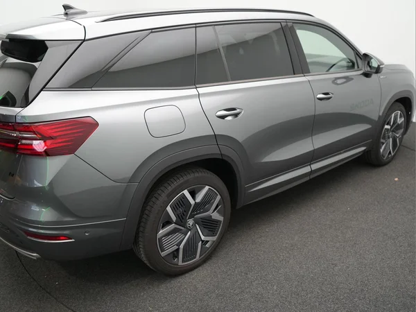 SKODA Kodiaq PHEV (2026) — foto 6 van 34