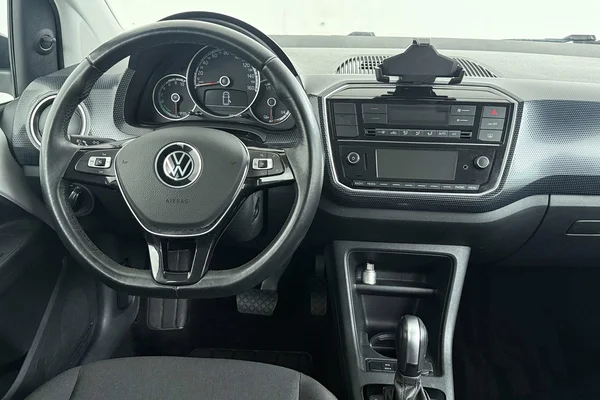 Volkswagen Up! (2022) — foto 3 van 33