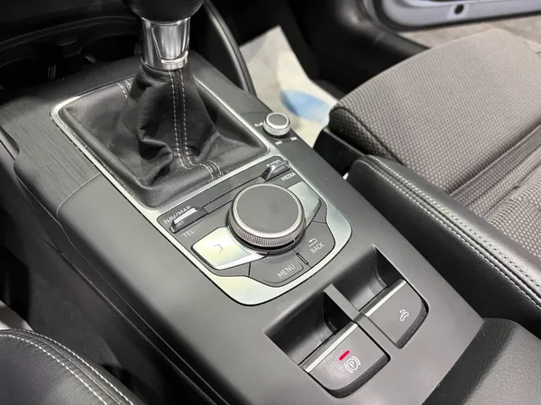 Audi A3 (2017) — foto 7 van 28