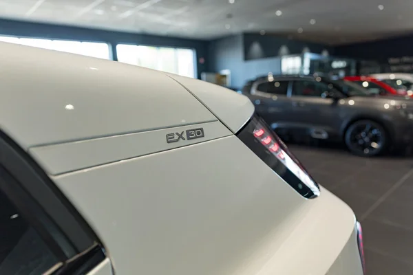 Volvo EX30 (2024) — foto 2 van 31