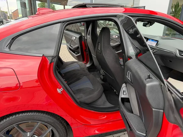 Bmw 235 (2022) — foto 18 van 30