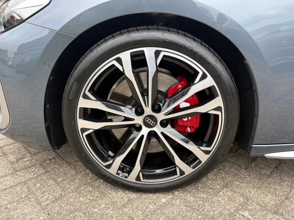AUDI S5 Avant (2024) — foto 6 van 26