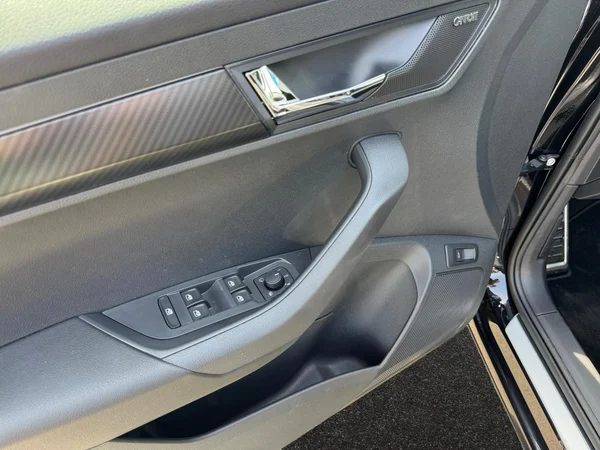 SKODA Karoq (2026) — foto 6 van 21