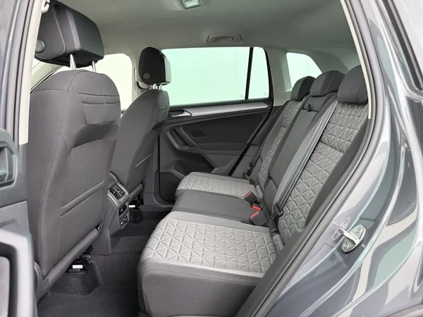 VOLKSWAGEN Tiguan (2022) — foto 5 van 29