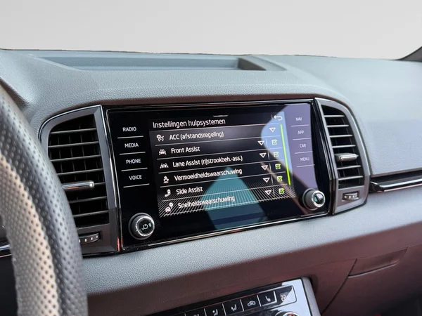 SKODA Karoq (2025) — foto 6 van 23