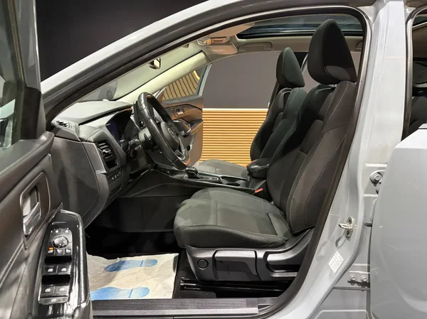 Nissan Qashqai (2021) — foto 24 van 26