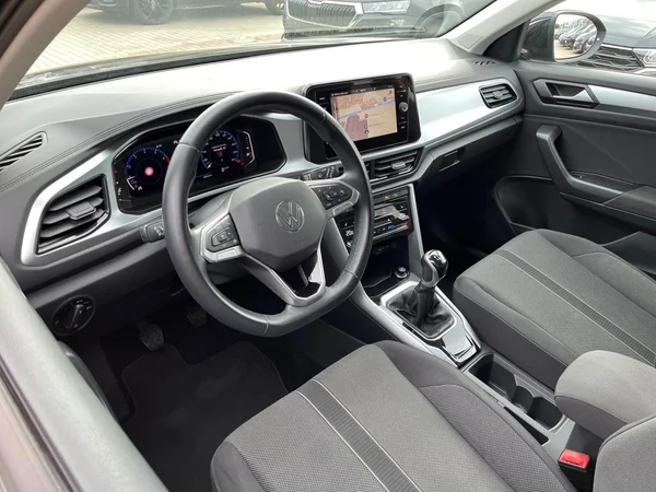 VOLKSWAGEN T-Roc (2023) — foto 19 van 21