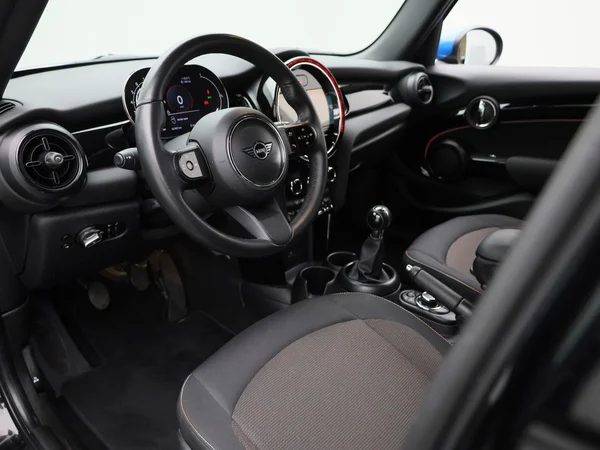 MINI Cooper (2022) — foto 9 van 40