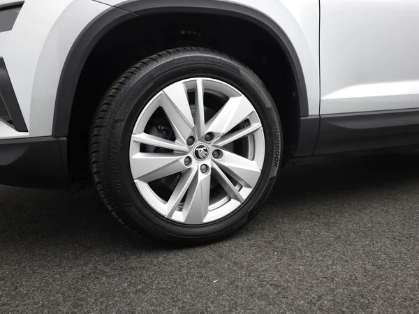 SKODA Karoq (2024) — foto 3 van 19
