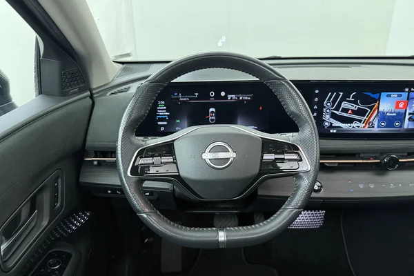Nissan Ariya (2023) — foto 2 van 21