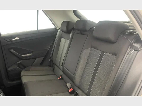 Volkswagen T-Roc (2023) — foto 3 van 24