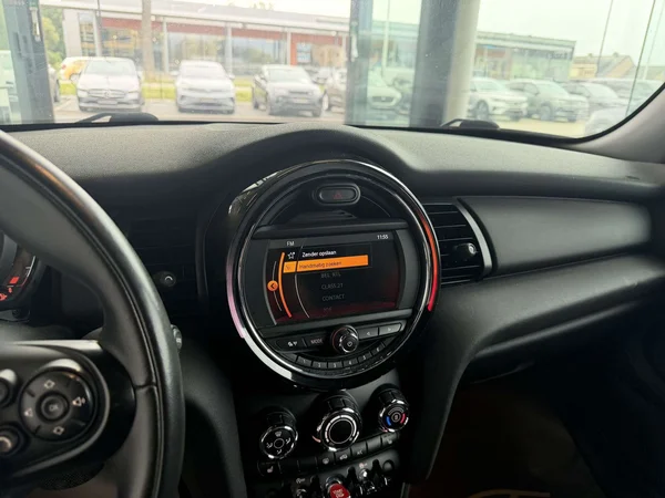 MINI One (2021) — foto 4 van 18