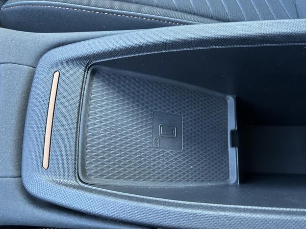 CUPRA Born (2023) — foto 16 van 27