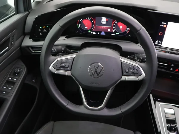 Volkswagen Golf (2024) — foto 7 van 29
