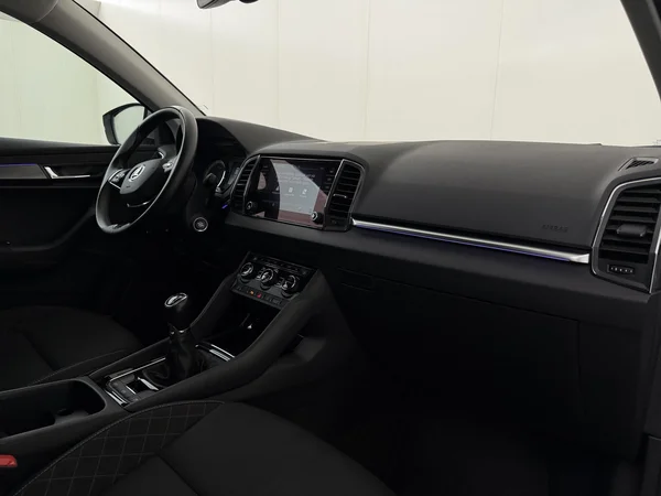 SKODA Karoq (2021) — foto 3 van 26