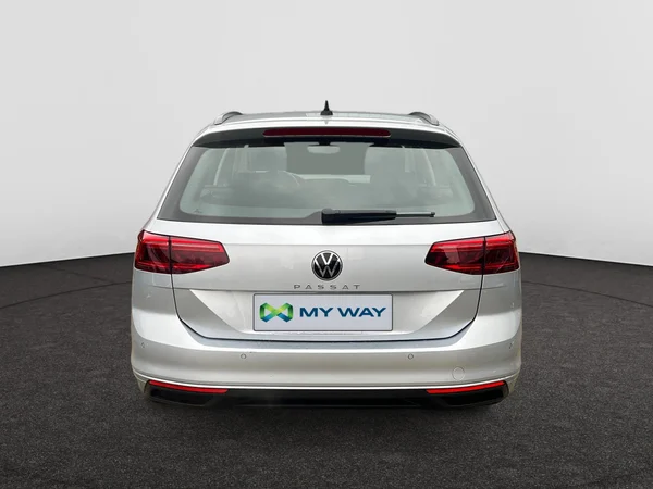 VOLKSWAGEN Passat SW (2023) — foto 22 van 24