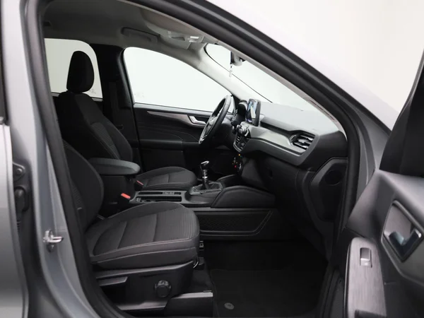 Ford Kuga (2022) — foto 28 van 41