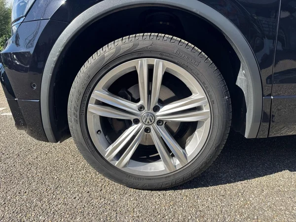 VOLKSWAGEN Tiguan Allspace (2019) — foto 3 van 17