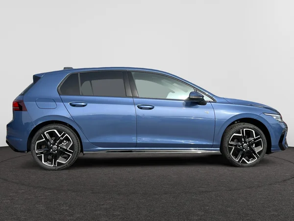 VOLKSWAGEN Golf VIII (2026) — foto 12 van 16