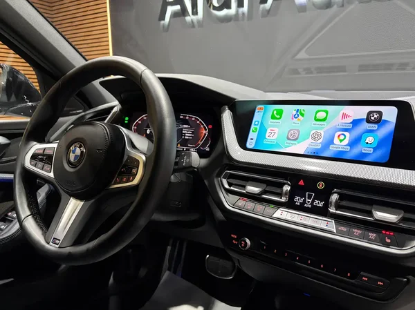 Bmw 118 (2022) — foto 9 van 27