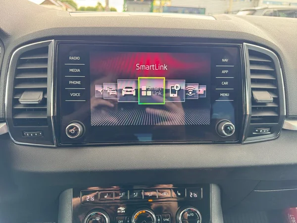 SKODA Karoq (2018) — foto 13 van 15