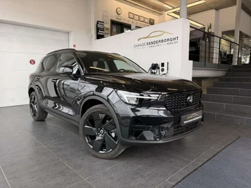 Volvo XC40 (2025)