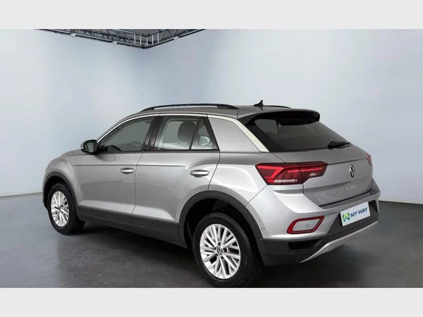 Volkswagen T-Roc (2023) — foto 12 van 15