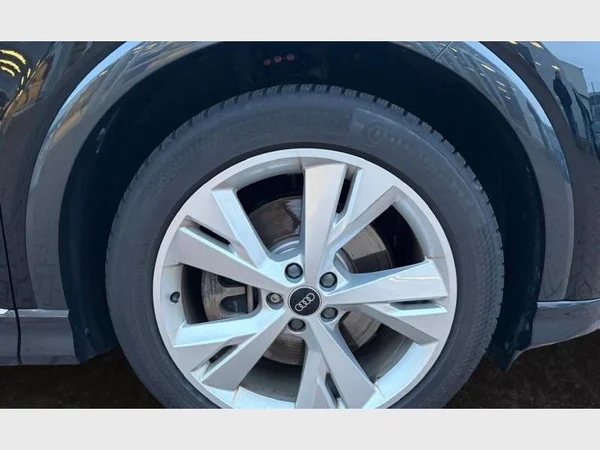 Audi Q4 e-tron (2025) — foto 23 van 24
