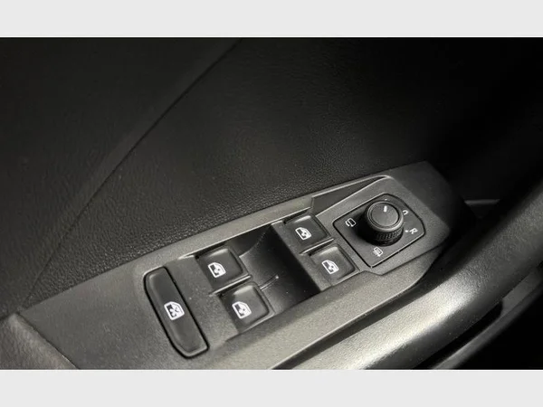 Volkswagen T-Cross (2023) — foto 4 van 27
