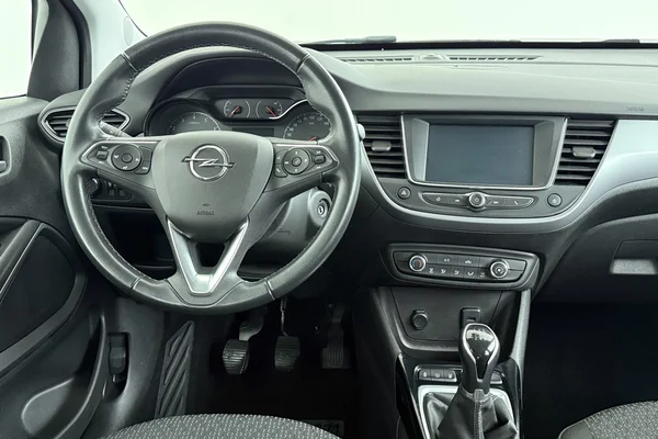 Opel Crossland (2022) — foto 5 van 30