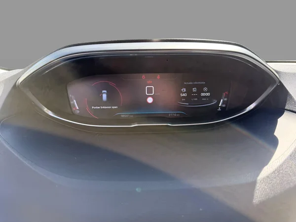 Peugeot 3008 (2018) — foto 16 van 16