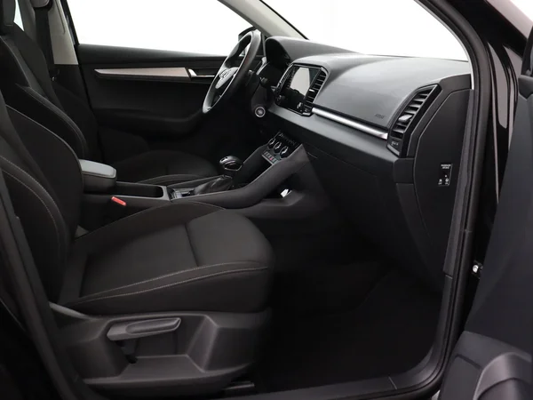 SKODA Karoq (2024) — foto 12 van 18