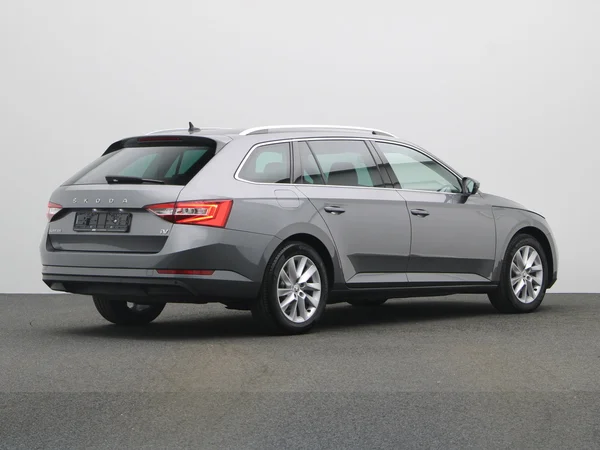 SKODA Superb Combi (2024) — foto 19 van 24