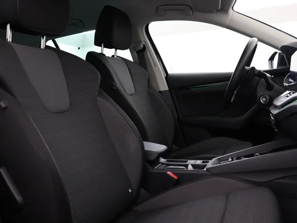 SKODA Octavia Combi (2024) — foto 18 van 18