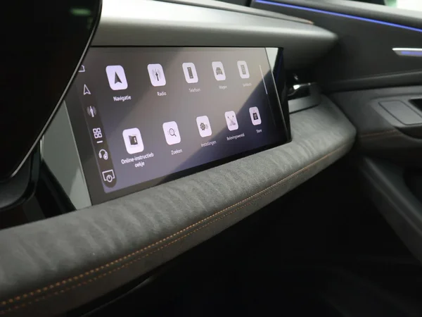 AUDI Q6 e-tron (2026) — foto 10 van 27