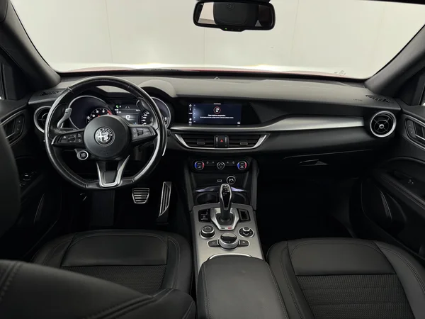 Alfa Romeo Stelvio (2022) — foto 31 van 31