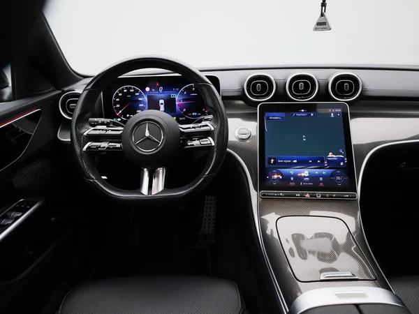 Mercedes-Benz C-Klasse (2022) — foto 52 van 54
