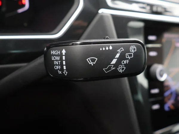 VOLKSWAGEN Tiguan Dsl (2022) — foto 17 van 29
