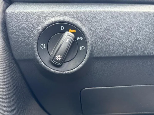 VOLKSWAGEN T-Roc (2024) — foto 6 van 28
