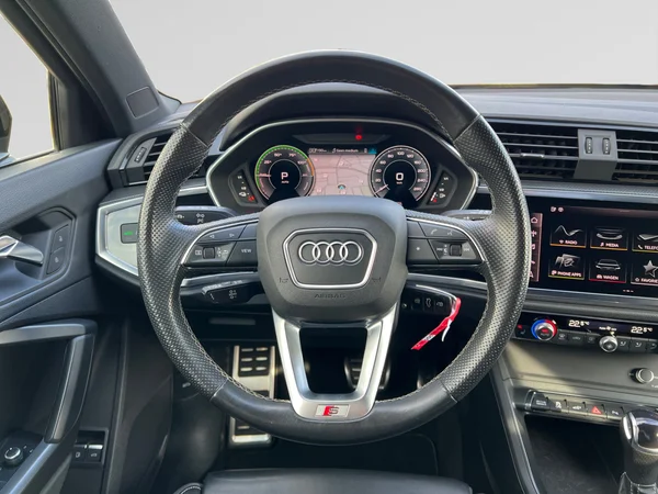 AUDI Q3 PHEV (2022) — foto 7 van 24