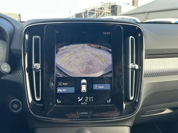 VOLVO XC40 (2018) — foto 14 van 32