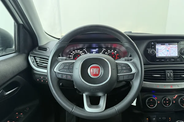 Fiat Tipo Hatchback (2019) — foto 2 van 23