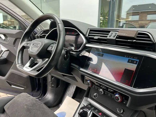 Audi Q3 (2022) — foto 3 van 28