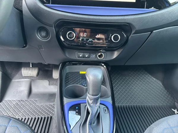 TOYOTA Aygo X (2025) — foto 3 van 24