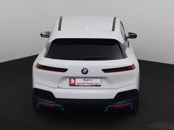 BMW iX (2022) — foto 29 van 32