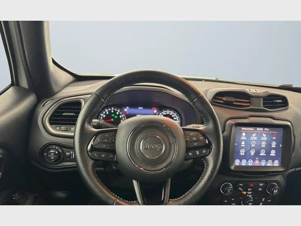 Jeep Renegade (2021) — foto 3 van 25