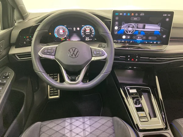 VOLKSWAGEN Golf VIII (2025) — foto 7 van 36