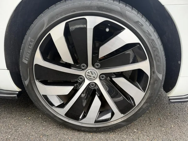 VOLKSWAGEN Arteon (2019) — foto 13 van 21